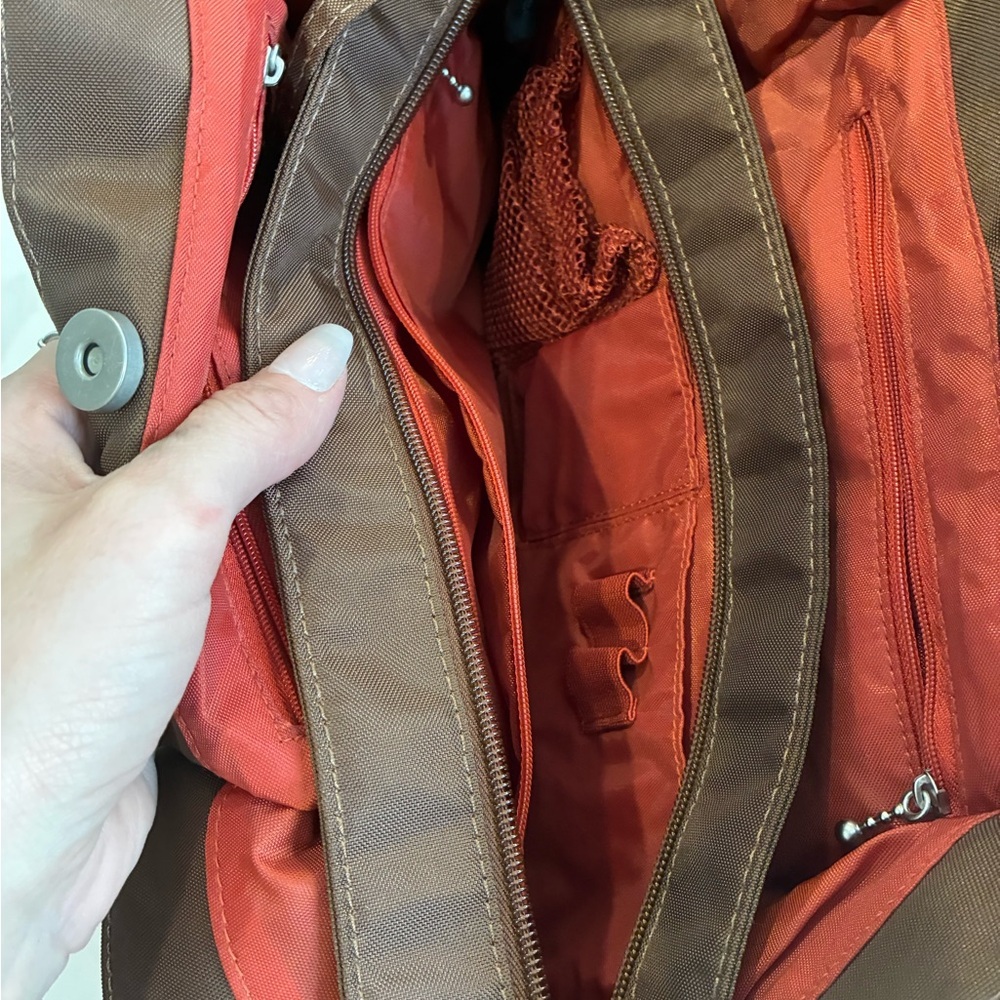 Baggalini brown shoulder bag - Picture 3 of 3